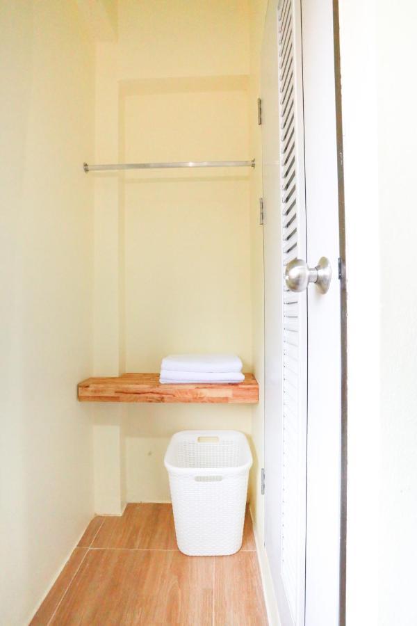 Interest Poshtel Hostel Bangkok Exterior photo